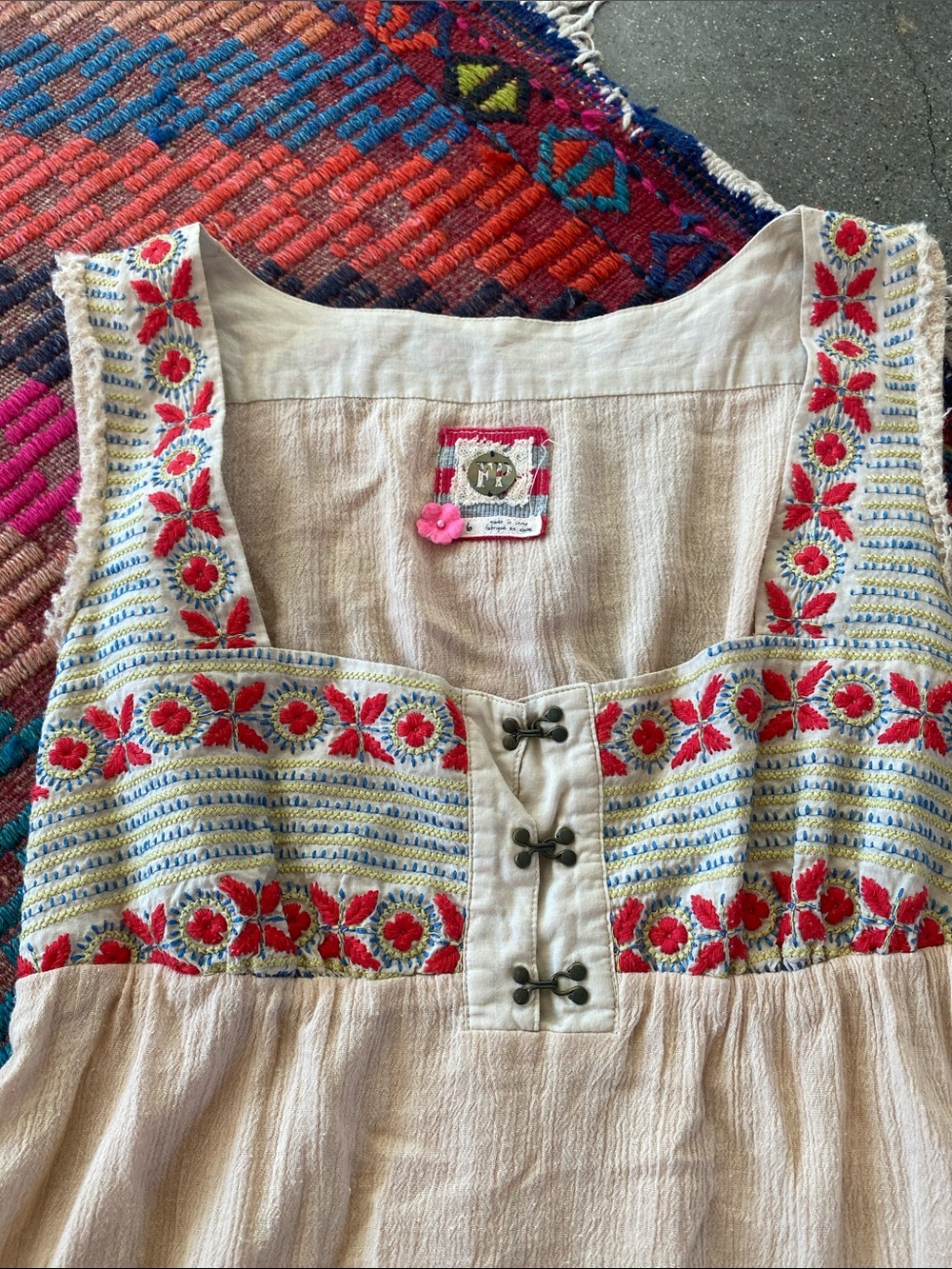 Free People cotton embroidered tank top blouse cream beige drawstring 6 small - Picture 3 of 10